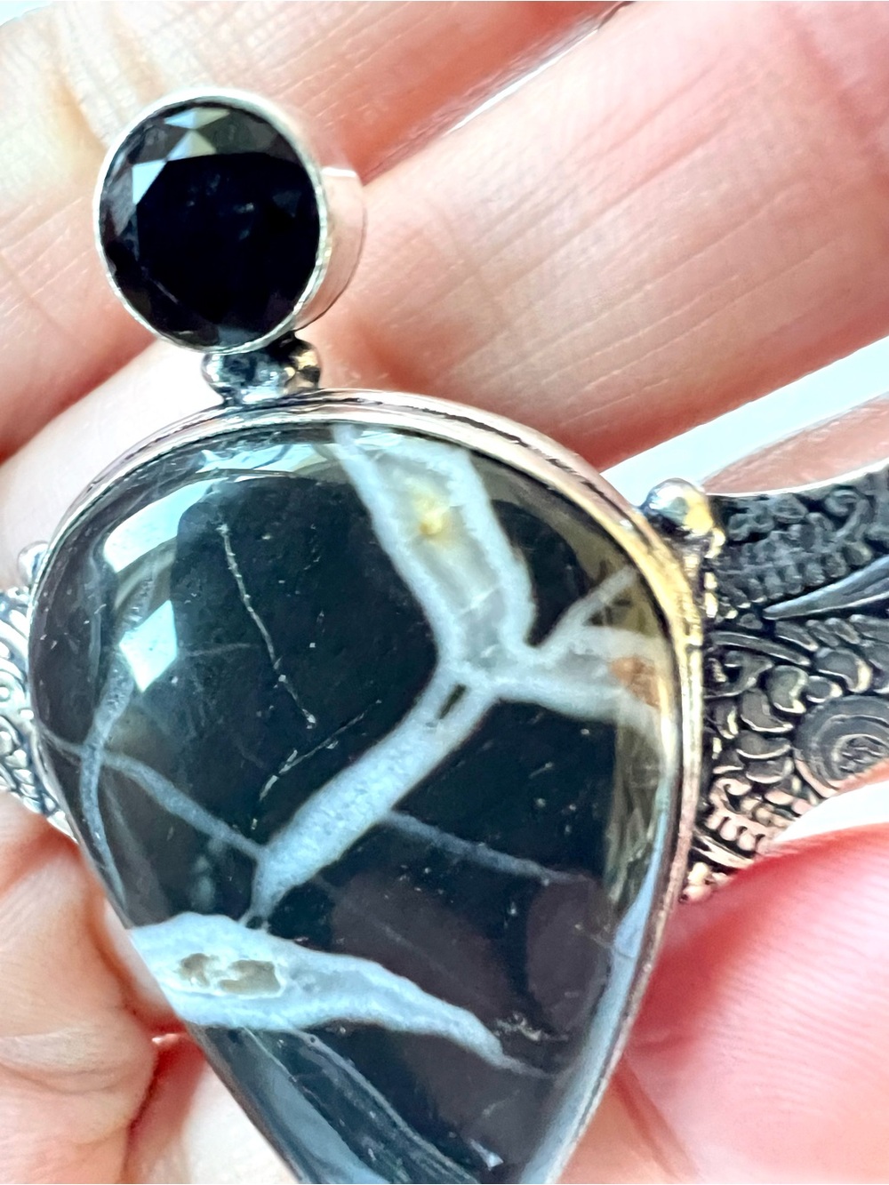 925 Ancient Black SEPTARIAN Quartz Crystal Embossed Necklace - Picture 5 of 9